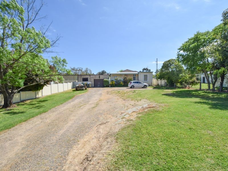 91 Edwards Street, Young NSW 2594