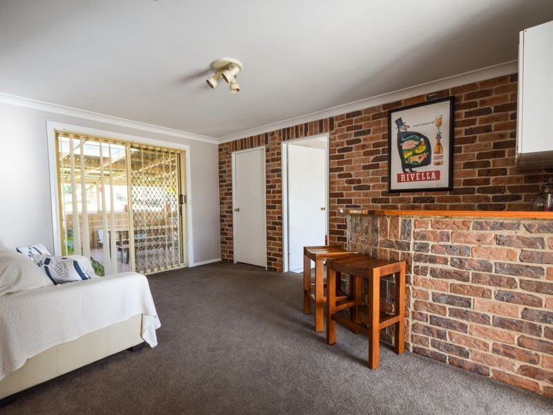 77 Binalong Street, Young NSW 2594