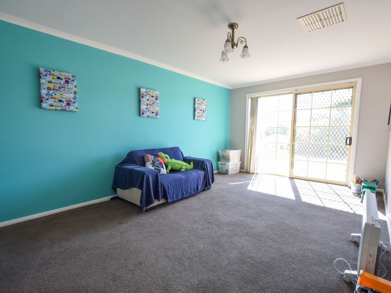 77 Binalong Street, Young NSW 2594