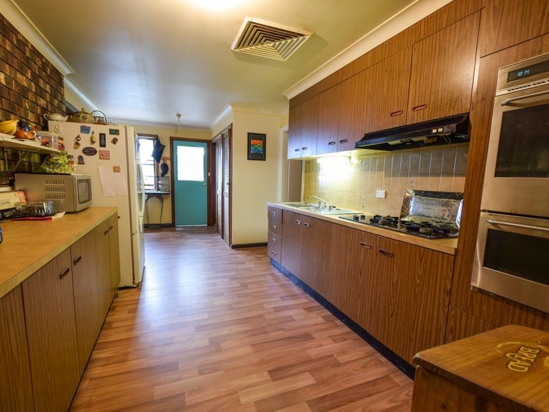 6 Normoyle Crescent, Young NSW 2594