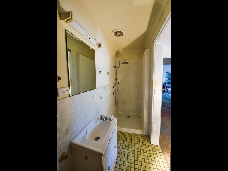 6 Normoyle Crescent, Young NSW 2594