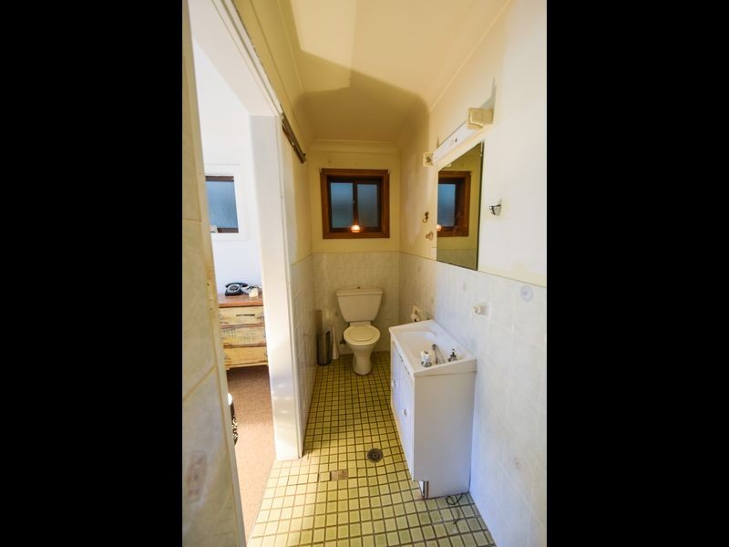 6 Normoyle Crescent, Young NSW 2594