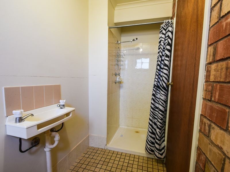 6 Normoyle Crescent, Young NSW 2594