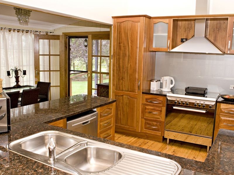 2 Purchas, Young NSW 2594