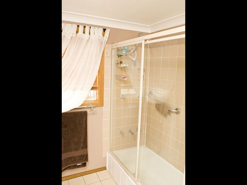 2 Purchas, Young NSW 2594