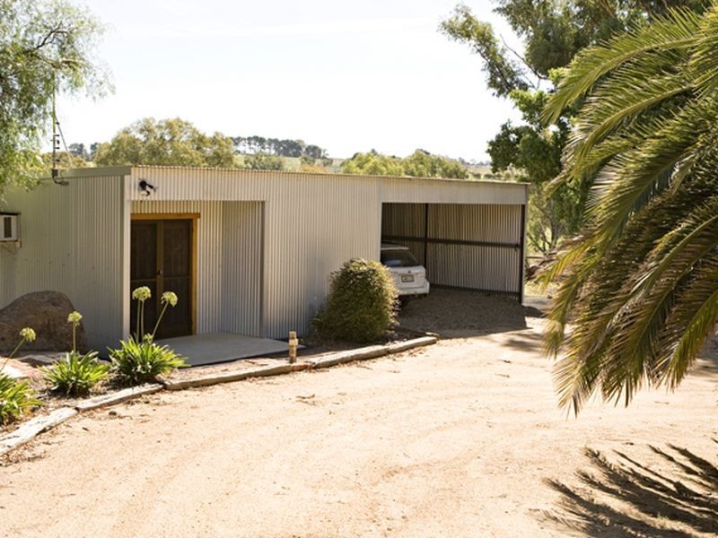 2 Purchas, Young NSW 2594