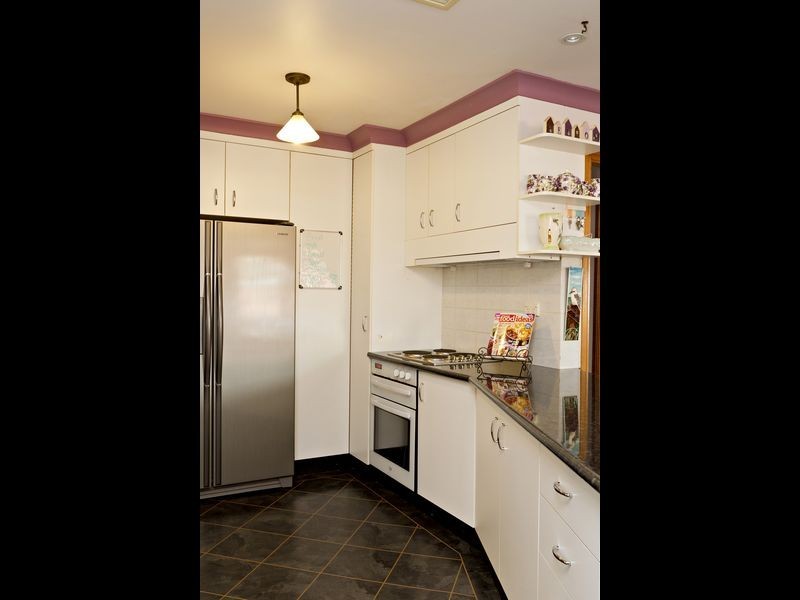 77 Binalong Street, Young NSW 2594