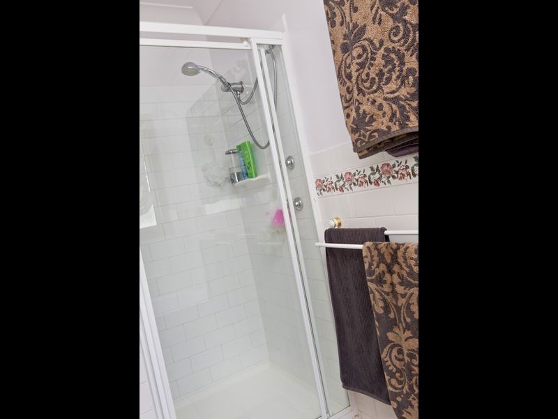 77 Binalong Street, Young NSW 2594