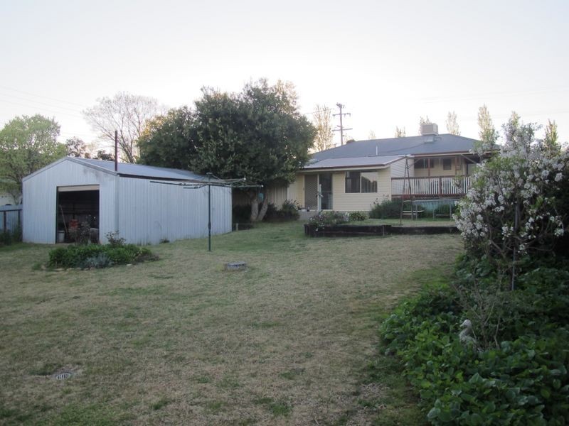 45 Fontenoy Street, Young NSW 2594