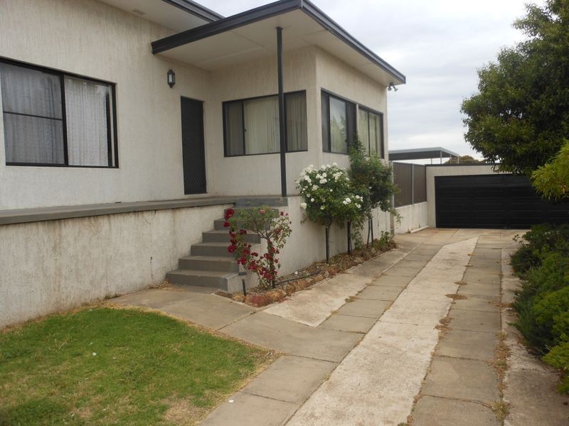 12 Melville Street, Young NSW 2594