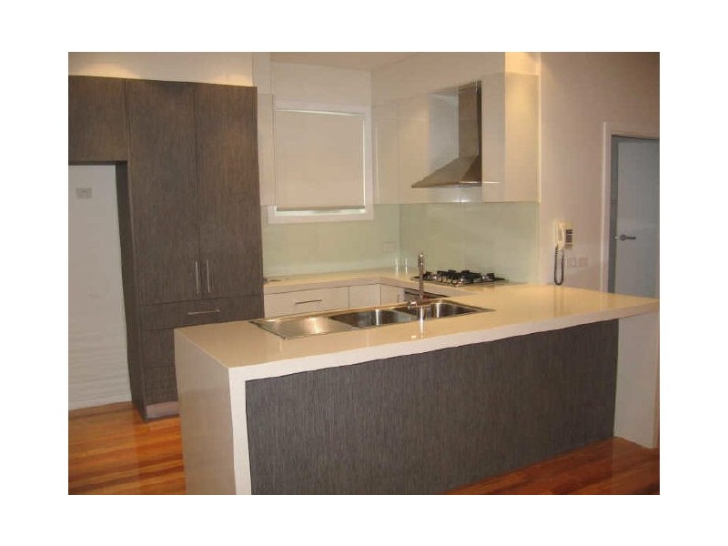 2/125 Primrose Street, Essendon VIC 3040