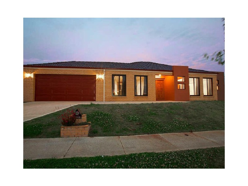 19 Hartsmere Drive, Berwick VIC 3806
