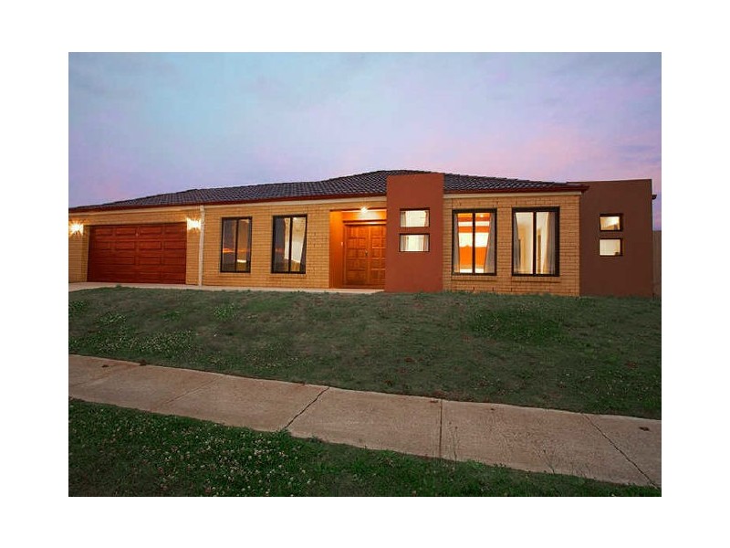 19 Hartsmere Drive, Berwick VIC 3806