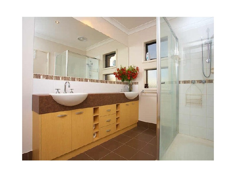 19 Hartsmere Drive, Berwick VIC 3806