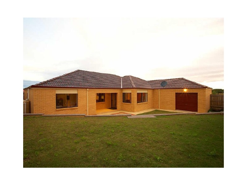 19 Hartsmere Drive, Berwick VIC 3806