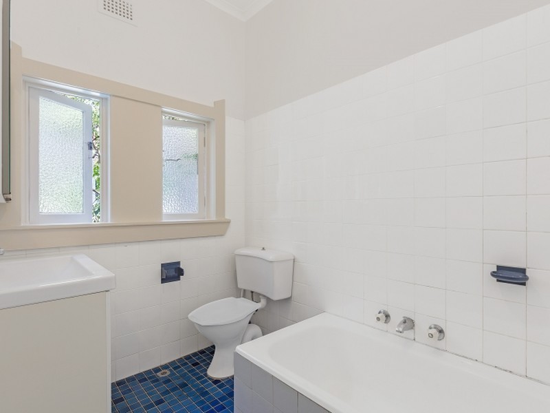 3/56 Sir Thomas Mitchell Rd, Bondi Beach NSW 2026