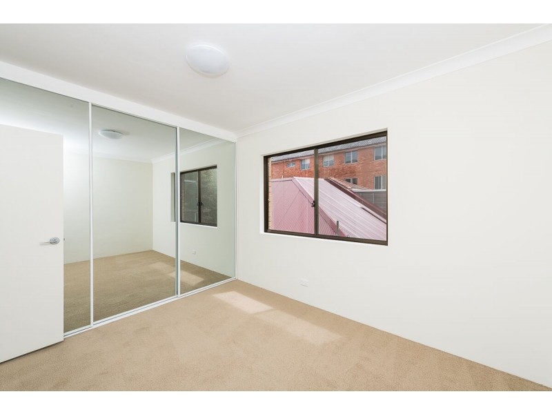 2/31 Wallis Parade, Bondi Beach NSW 2026