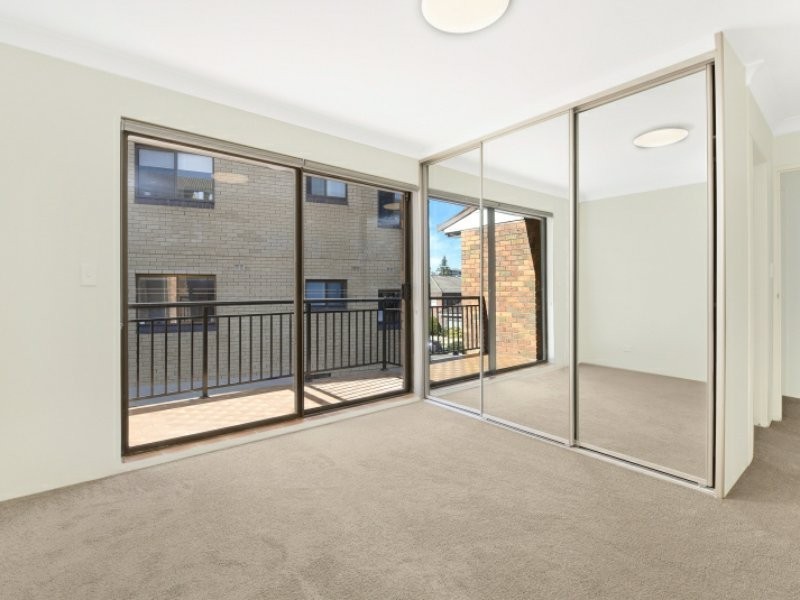 2/29 Wallis Pde, Bondi Beach NSW 2026