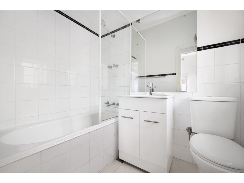 3/143 Old South Head Road, Bondi Junction NSW 2022