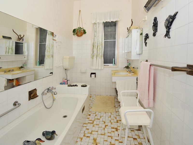 2 Lynch Avenue, Queens Park NSW 2022