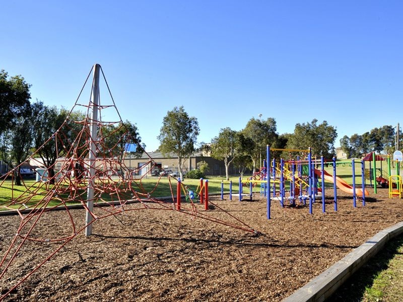 28/13-17 Grace Campbell Crescent, Hillsdale NSW 2036