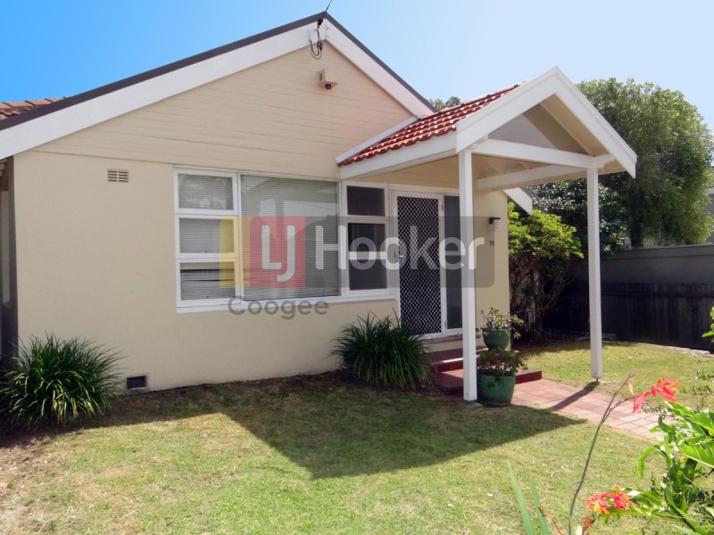 18 Clairvaux Road, Vaucluse NSW 2030