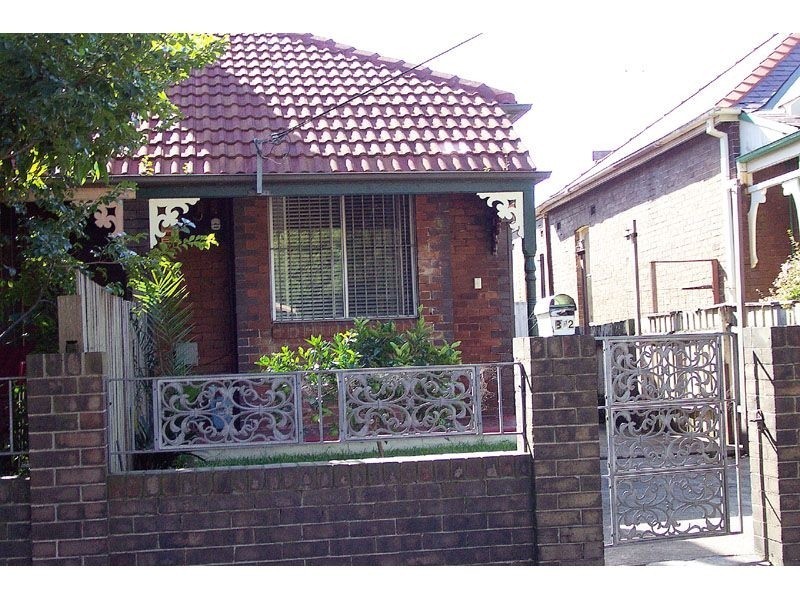 32 Anzac Parade, Kensington NSW 2033
