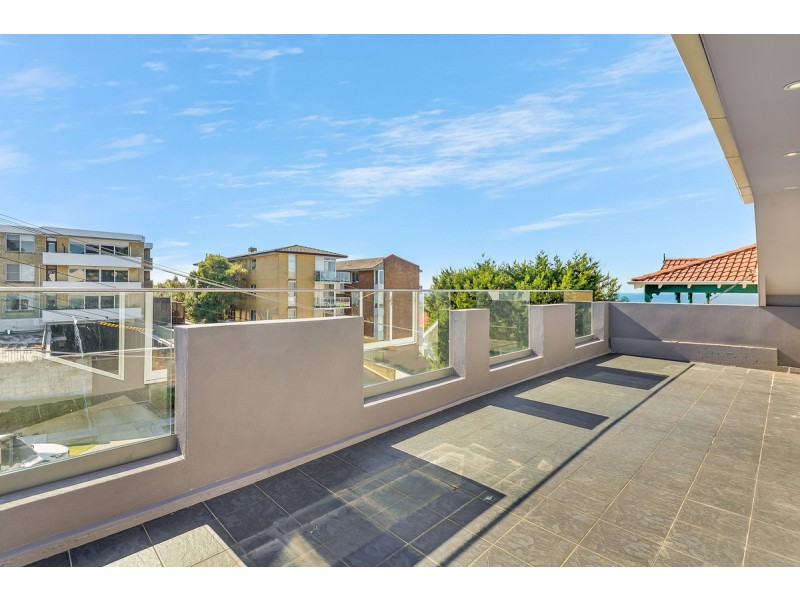 Upper Level/1 Oceanview Avenue, Dover Heights NSW 2030