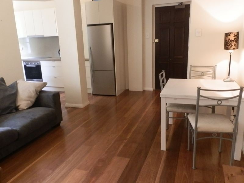 4 Holbrook Avenue, Kirribilli NSW 2061