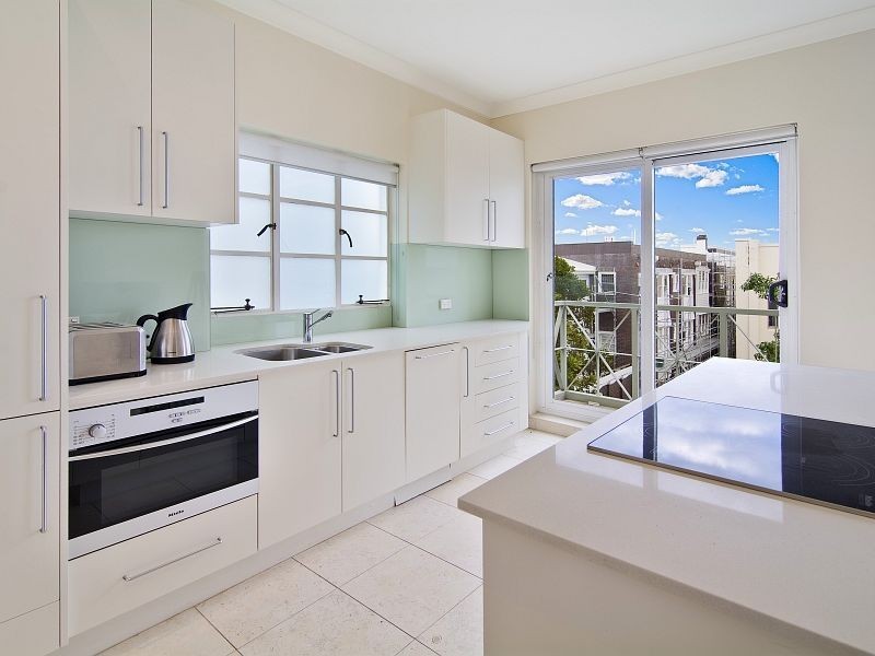 11/4 Holbrook Avenue, Kirribilli NSW 2061