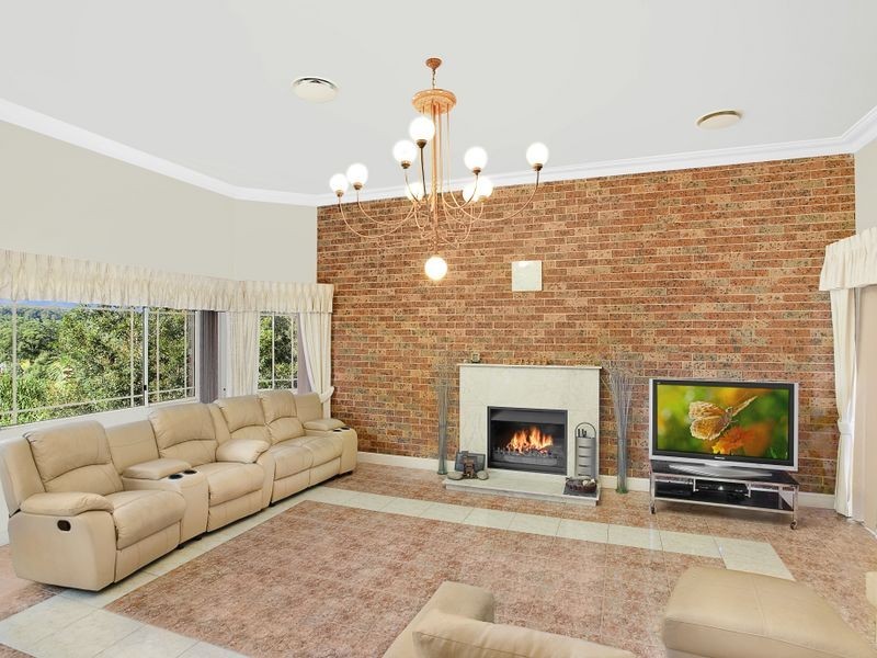 11 Redwood Close, Castle Hill NSW 2154