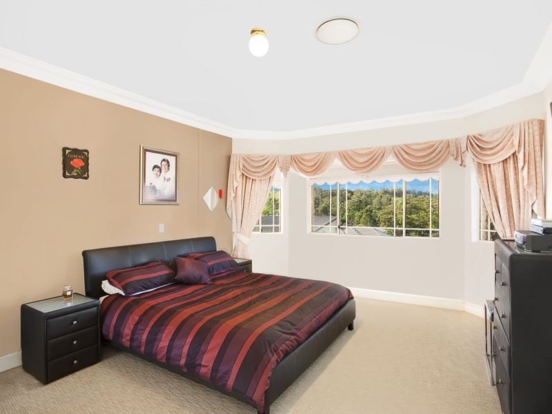 11 Redwood Close, Castle Hill NSW 2154