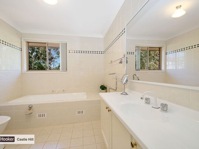 18 Lomandra Circuit, Castle Hill NSW 2154