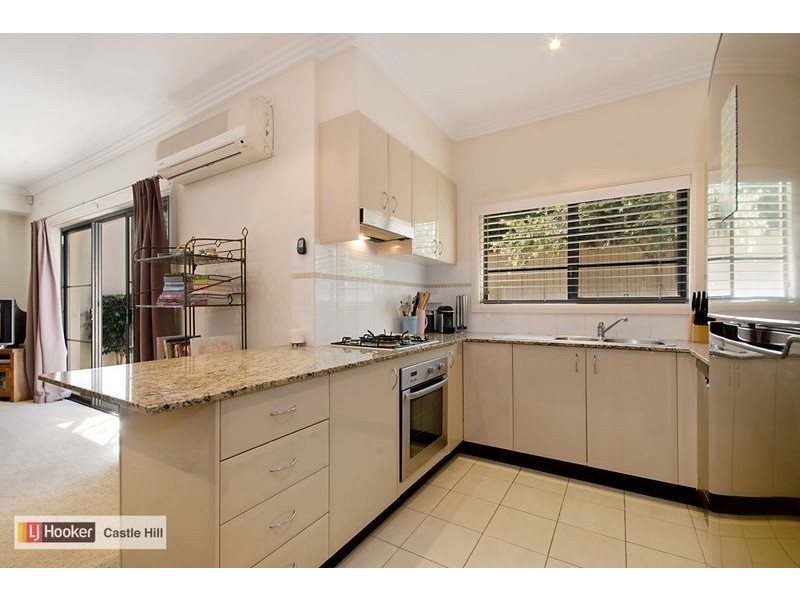 8/3 Christopher Street, Baulkham Hills NSW 2153