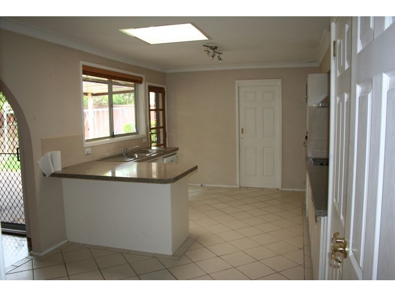 4 Chester Ave, Baulkham Hills NSW 2153