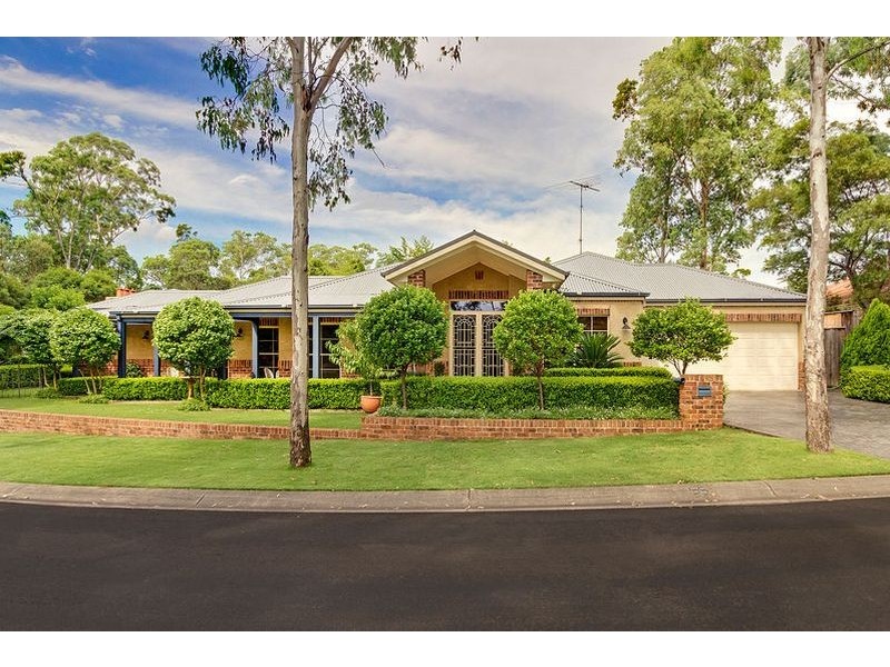 8 Lightwood Way, Beaumont Hills NSW 2155
