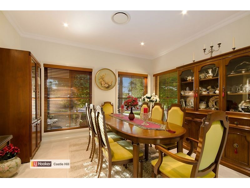 8 Lightwood Way, Beaumont Hills NSW 2155