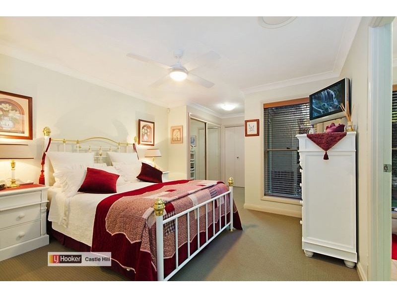 8 Lightwood Way, Beaumont Hills NSW 2155