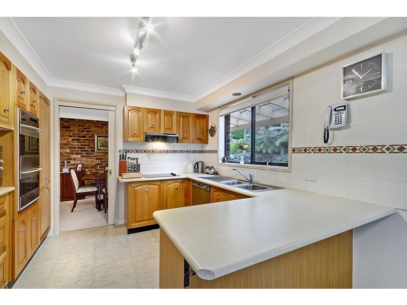 9 Stringybark Pl, Castle Hill NSW 2154