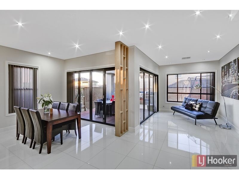 2 Popplewell Ave Stonecutters Ridge, Colebee NSW 2761