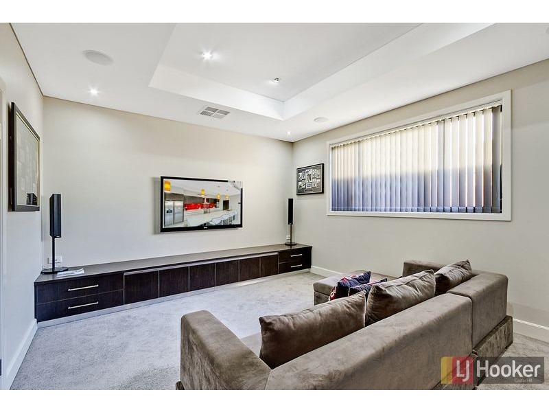 2 Popplewell Ave Stonecutters Ridge, Colebee NSW 2761