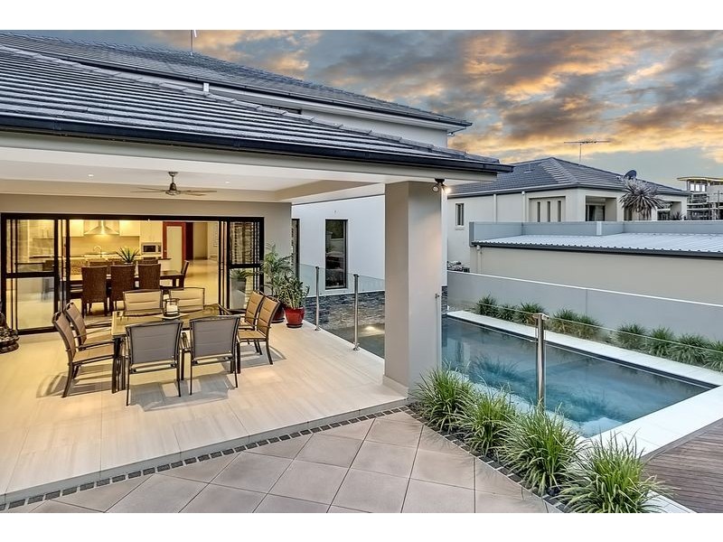 14 Waterfall Cr, Bella Vista NSW 2153