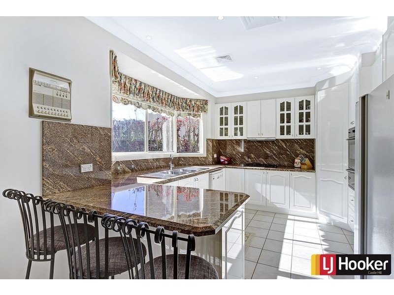 18 Balintore Drive, Castle Hill NSW 2154