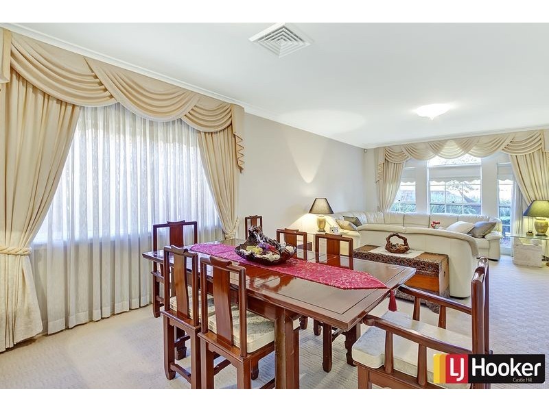 18 Balintore Drive, Castle Hill NSW 2154