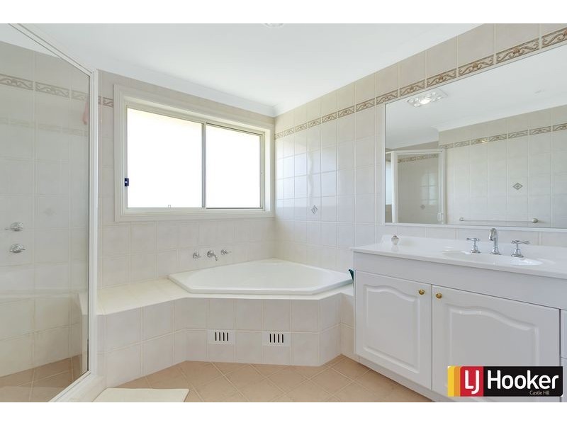 18 Balintore Drive, Castle Hill NSW 2154