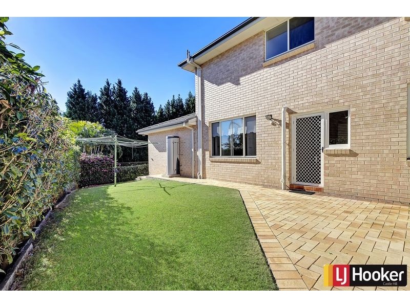 18 Balintore Drive, Castle Hill NSW 2154
