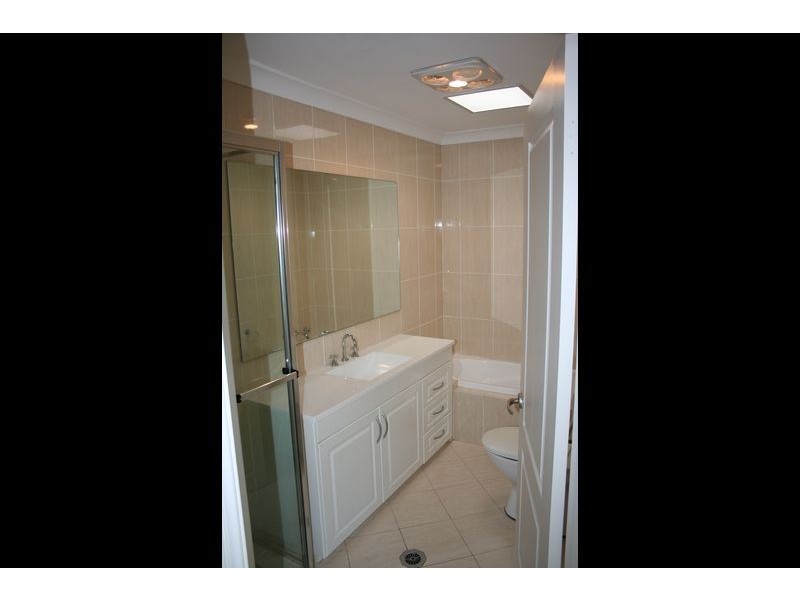 4/3-7 Warwick Pde, Castle Hill NSW 2154