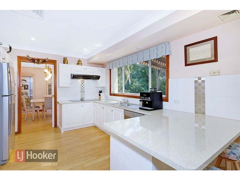 18 Clarke Place, Castle Hill NSW 2154