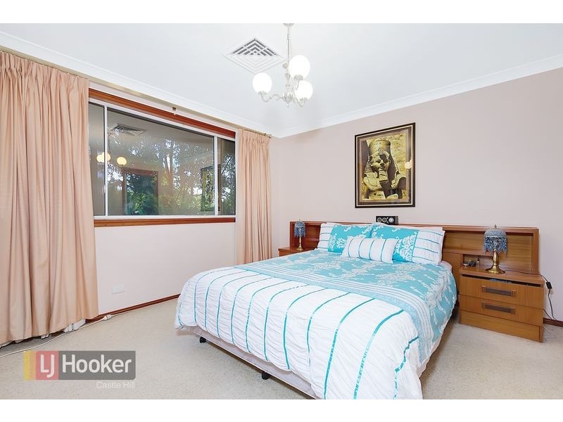 18 Clarke Place, Castle Hill NSW 2154
