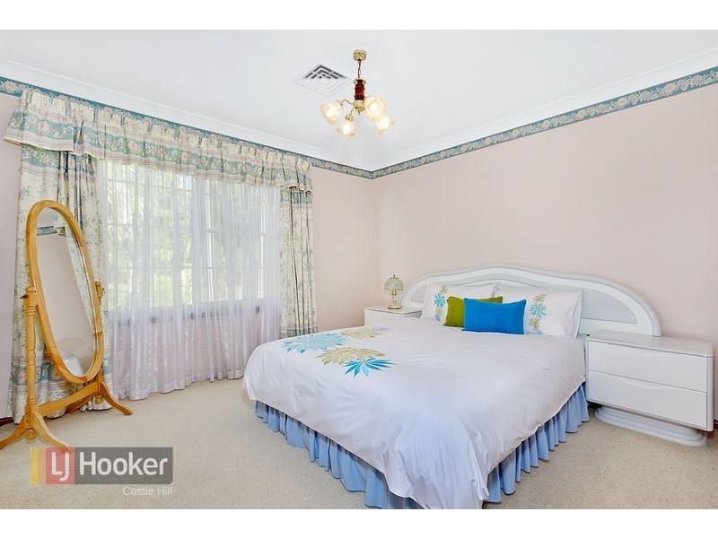 18 Clarke Place, Castle Hill NSW 2154